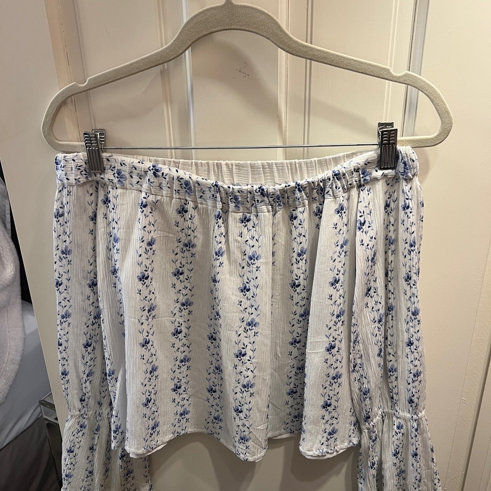 Club Monaco Womens Plumina Blouse M Blue White Floral Silk Off Shoulder